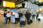 Balie OV Ticket Point op Schipholplaza -1