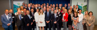 104 Groepsfoto Retaildeals op Ministerie van Economische Zaken 12 mei 2016