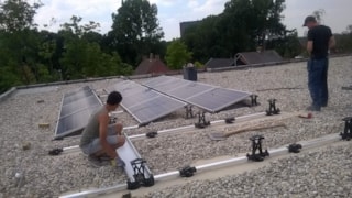 Avondlicht zonnepanelen