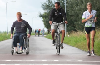 2012 08 26 Triathlon-Avenhorn hardlopen rolstoel