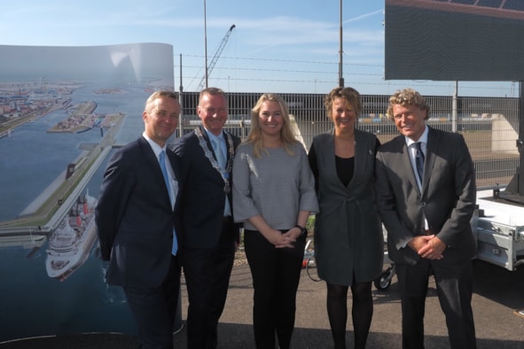 Starthandeling-nieuwe-zeesluis-IJmuiden-