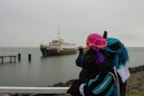 Zwaaien naar de Pakjesboot Foto Hans Brinkel