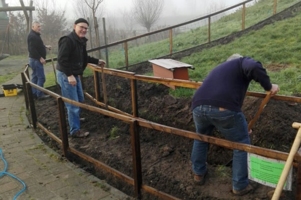 Konijnenpaleis in aanbouw