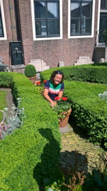 13 PB Tuinvrijwilligster Hester Bastian