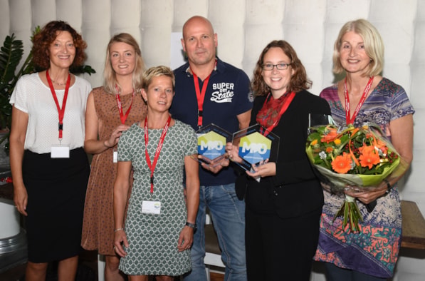 Uitreiking MVO plaquette aan d'Oude Waegh en gemeente Hoorn