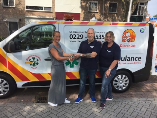 Overhandiging dierenambulance