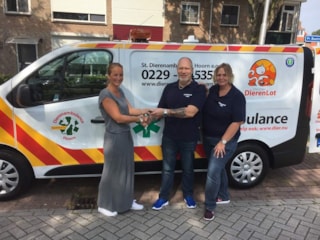 Overhandiging dierenambulance