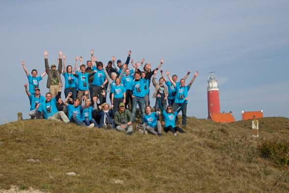Big Day teams juichend Renvogelveld Texel 7 mei 2017_HVD5206