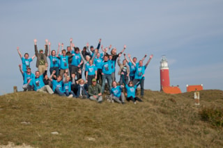 Big Day teams juichend Renvogelveld Texel 7 mei 2017_HVD5206