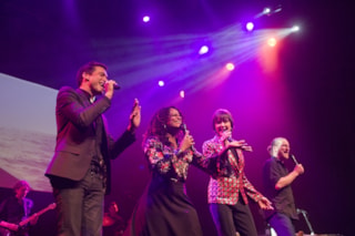 Lennaert Nijgh theaterconcert - Een tip van de sluier - persfoto (c) Jos Fielmich