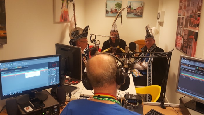 Hoog bezoek bij Radio Bontekoe1