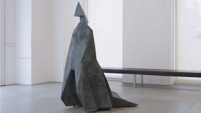 lynn_chadwick,_cloaked_figure