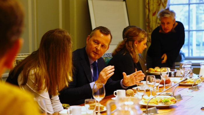 Nieuwe commissaris van de Koning Arthur van Dijk in gesprek met Noord-Hollanders