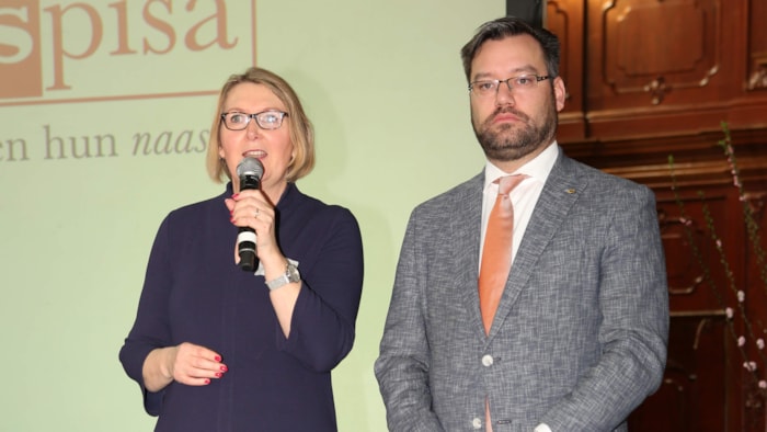Wethouder Van der Ven van Hoorn en burgemeester Pijl van Drechterland
