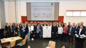 Groepsfoto ondertekening zorgcontracten inkoop 2020
