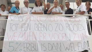 Dijklander ziekenhuis protest met gebalde vuisten