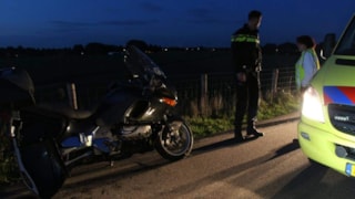 Motorrijder ten val in Oosterleek2
