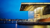 Muziekgebouw aan 't IJ - zijaanzicht avond (foto Erik van Gurp)