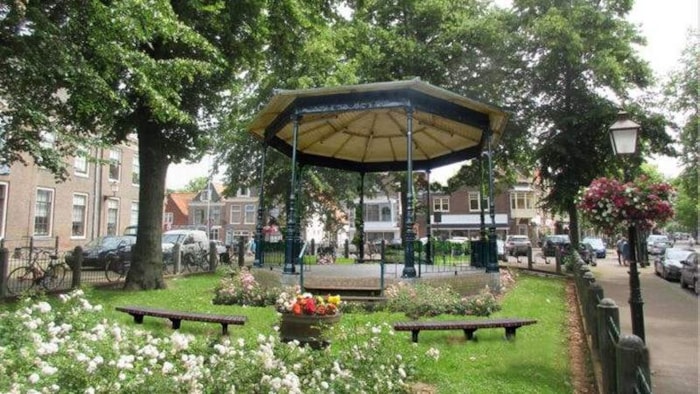 Zo kan het er uitzien met muziektent in het plantsoen op het Dal