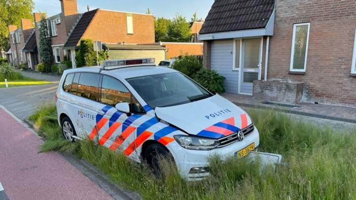 Politieauto crasht in Zwaag1