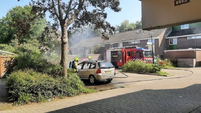Voertuigbrand op Waterman in Hoorn 2