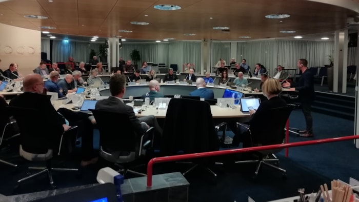 Raad spreekt over openbare toiletten op het kerkplein