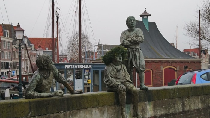 De Scheepsjongens van Bontekoe in de fietsverhuur Foto Rene Assendelft