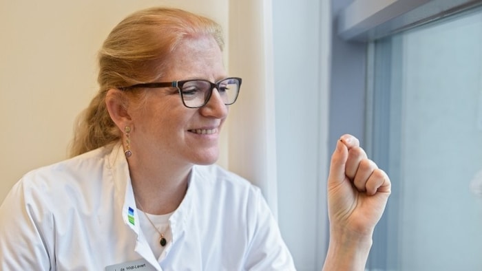 Chirurg Louise de Widt met het magneetzaadje