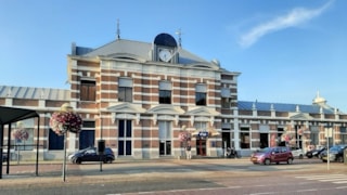 Stationsgebouw 2