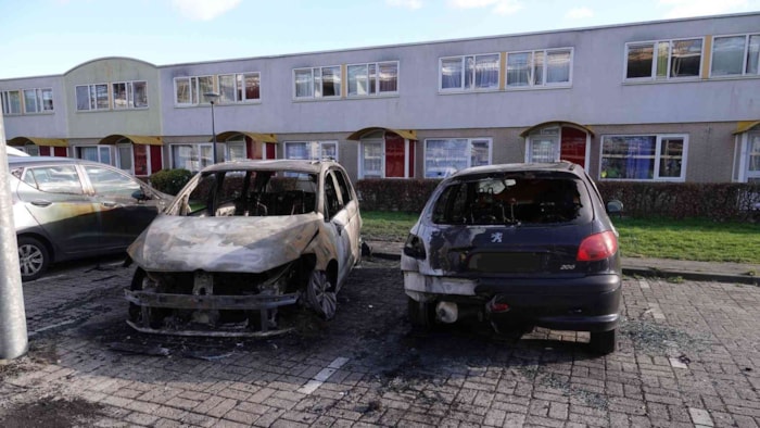 Brandstichting van auto in de Siriusstraat