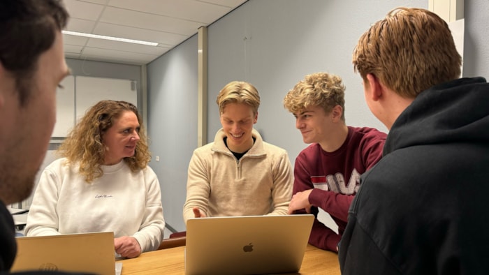 Studenten Horizon College helpen ondernemers