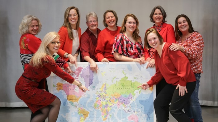 Een deel van de Raadkrachtige vrouwen van Hoorn. Foto door Marcel Rob
