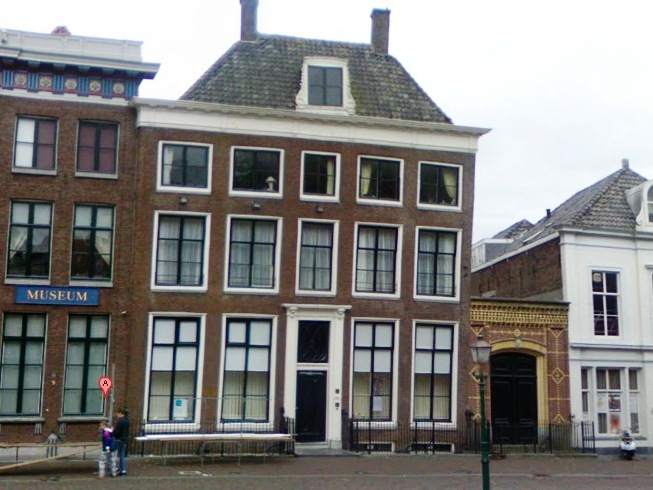Feestelijk moment voltooiing restauratie monumentaal pand Roode Steen