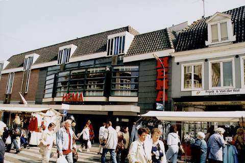 Swingend shoppen tijdens de Hoornse Superkoopzondag 24 april