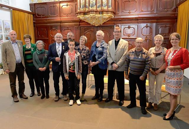 Tien Koninklijke onderscheidingen en één jeugdlintje in Hoorn