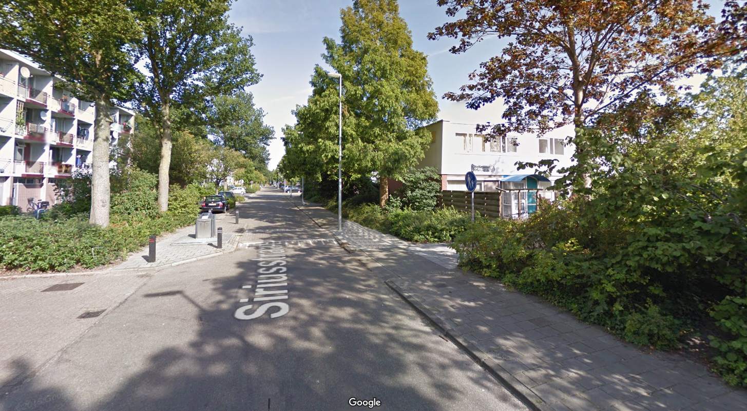 Man ernstig gewond na val van balkon Siriusstraat