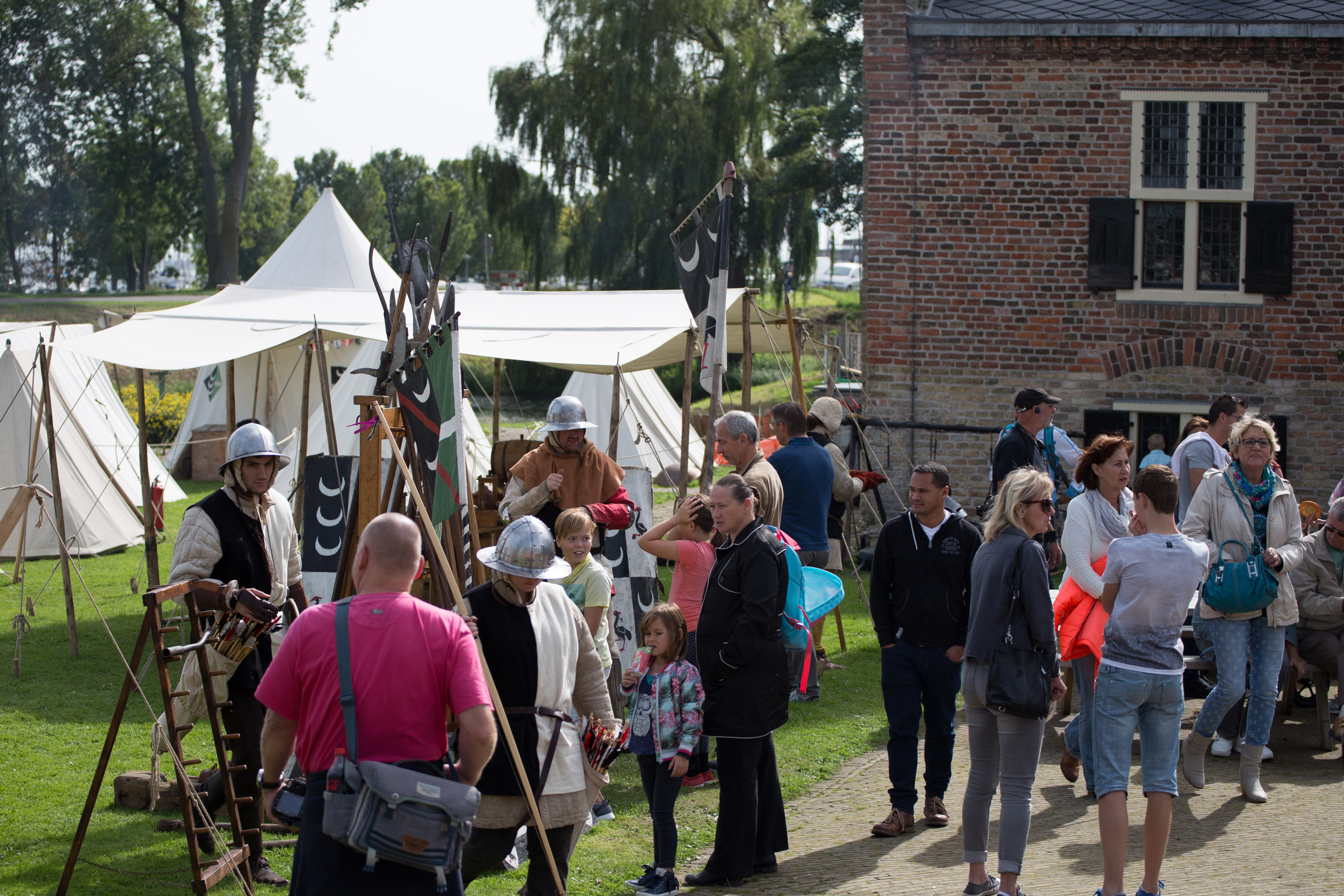 Weekeinde van 2/3 juli tweede Middeleeuws Festijn rond kasteel Radboud