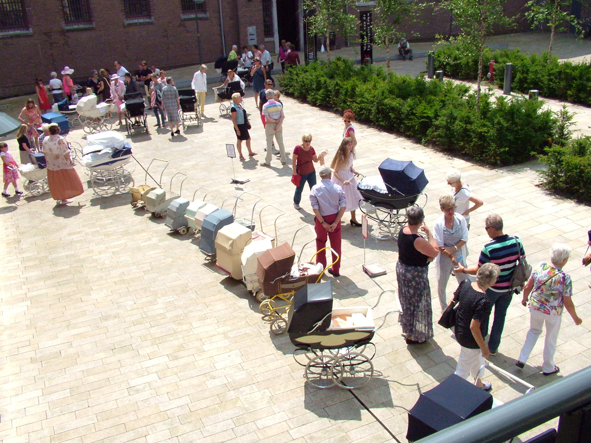 Museum met Kinderwagenparade op pad 
