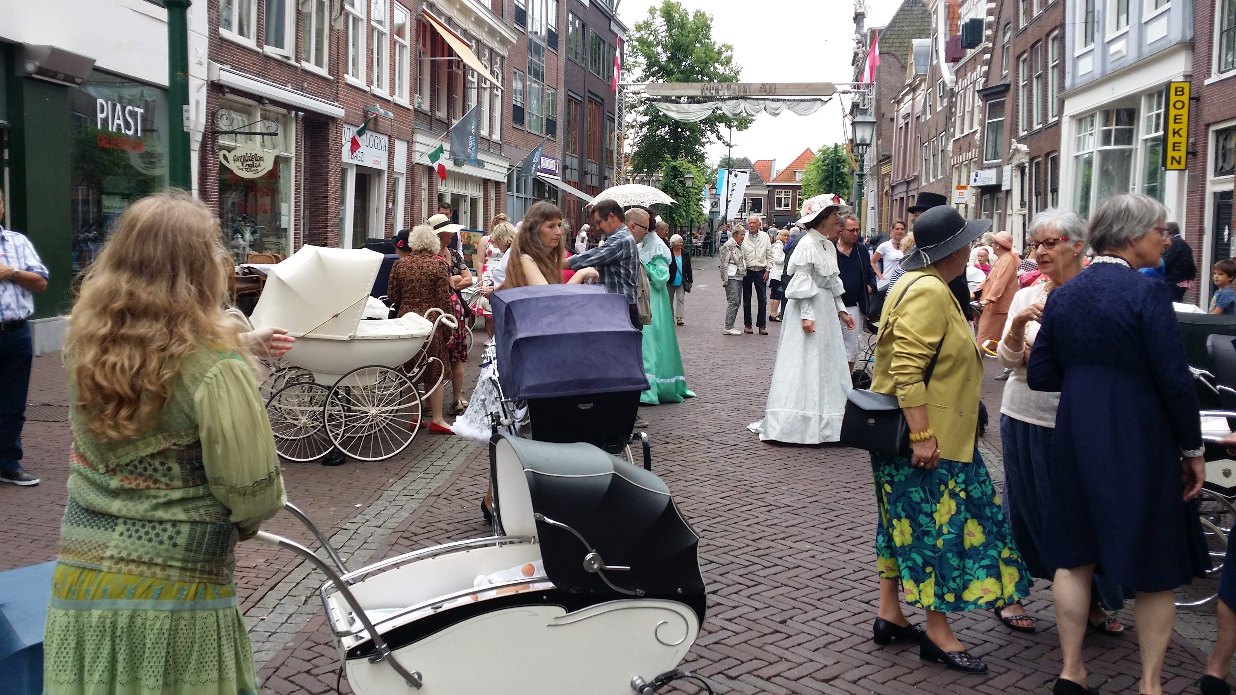 Museum met Kinderwagenparade op pad