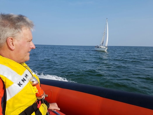 Surfer in nood gered2