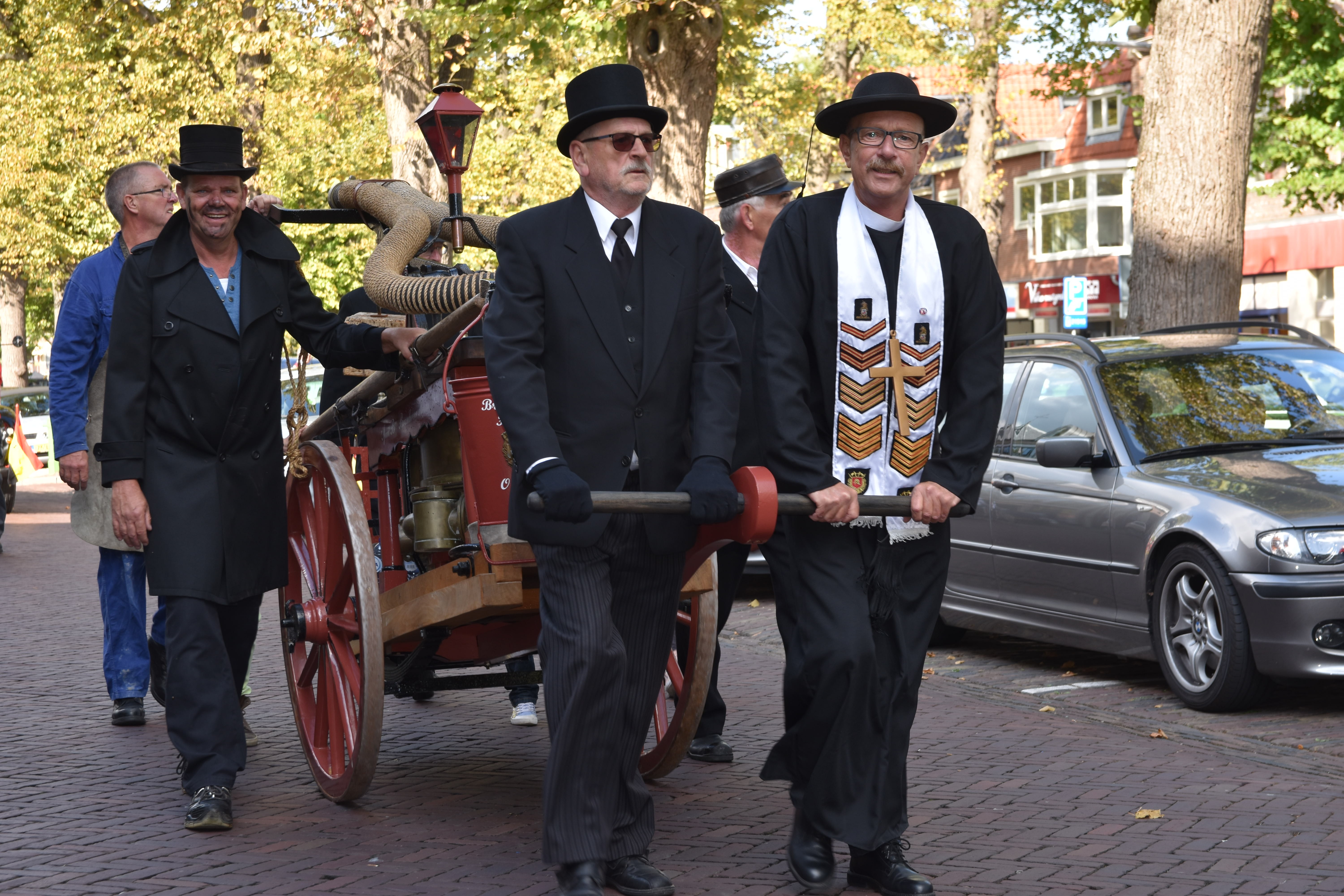 Nationale Hulpverlenersdag gestart met parade
