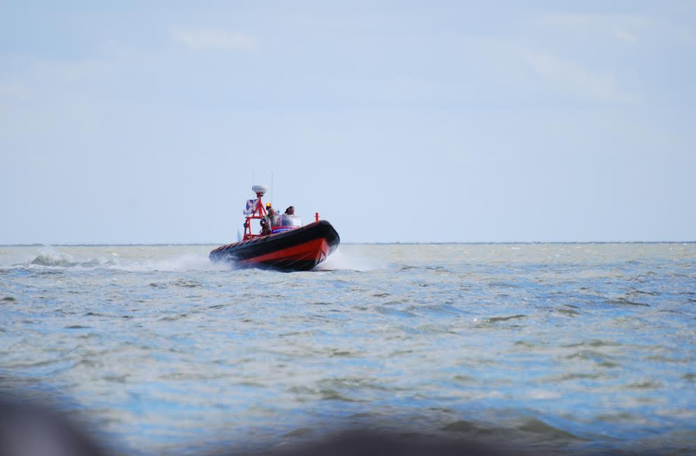 Reddingboot oefent tijdens hoogtepunt storm Angus
