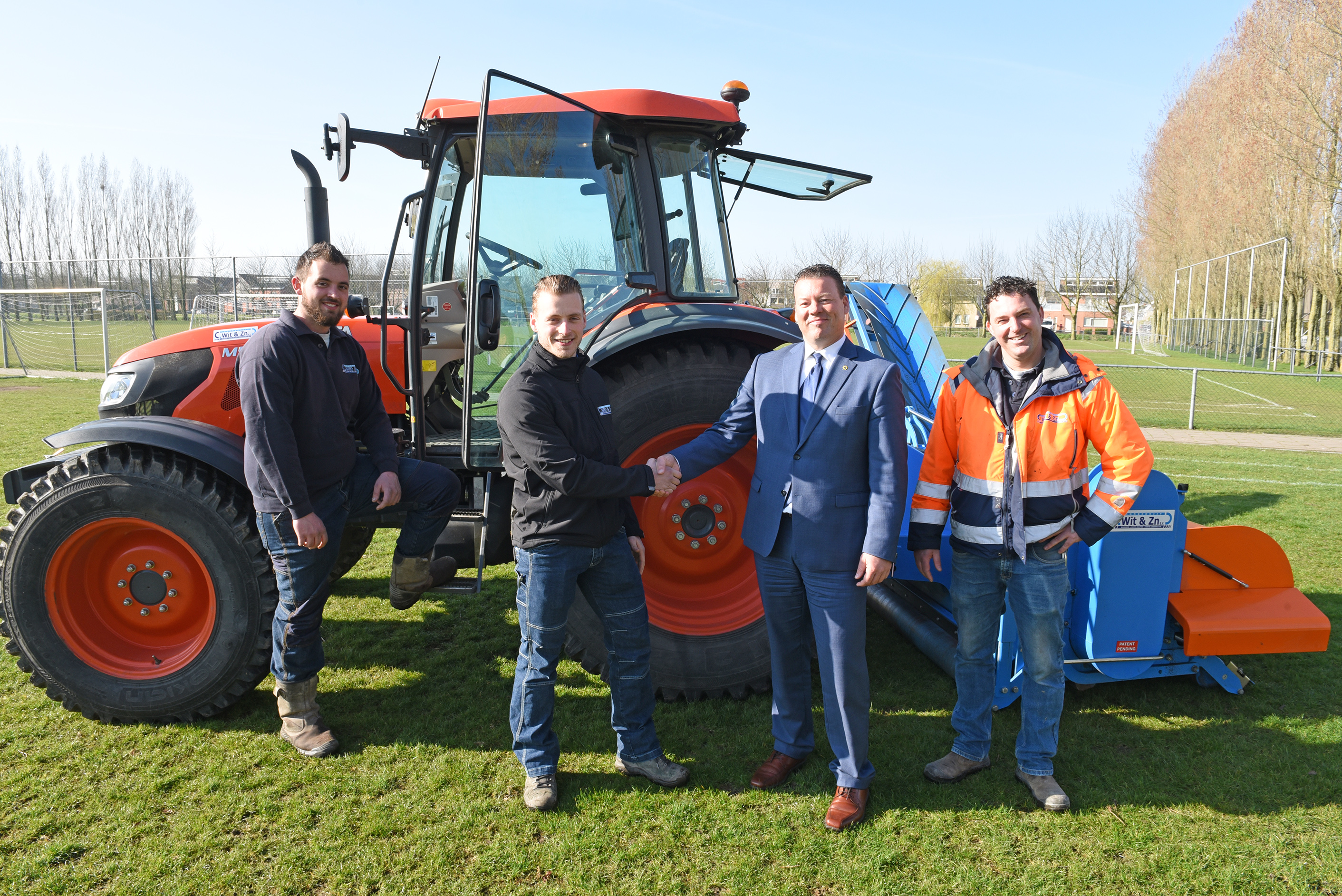 Onderhoud sportvelden door Loonbedrijf Wit