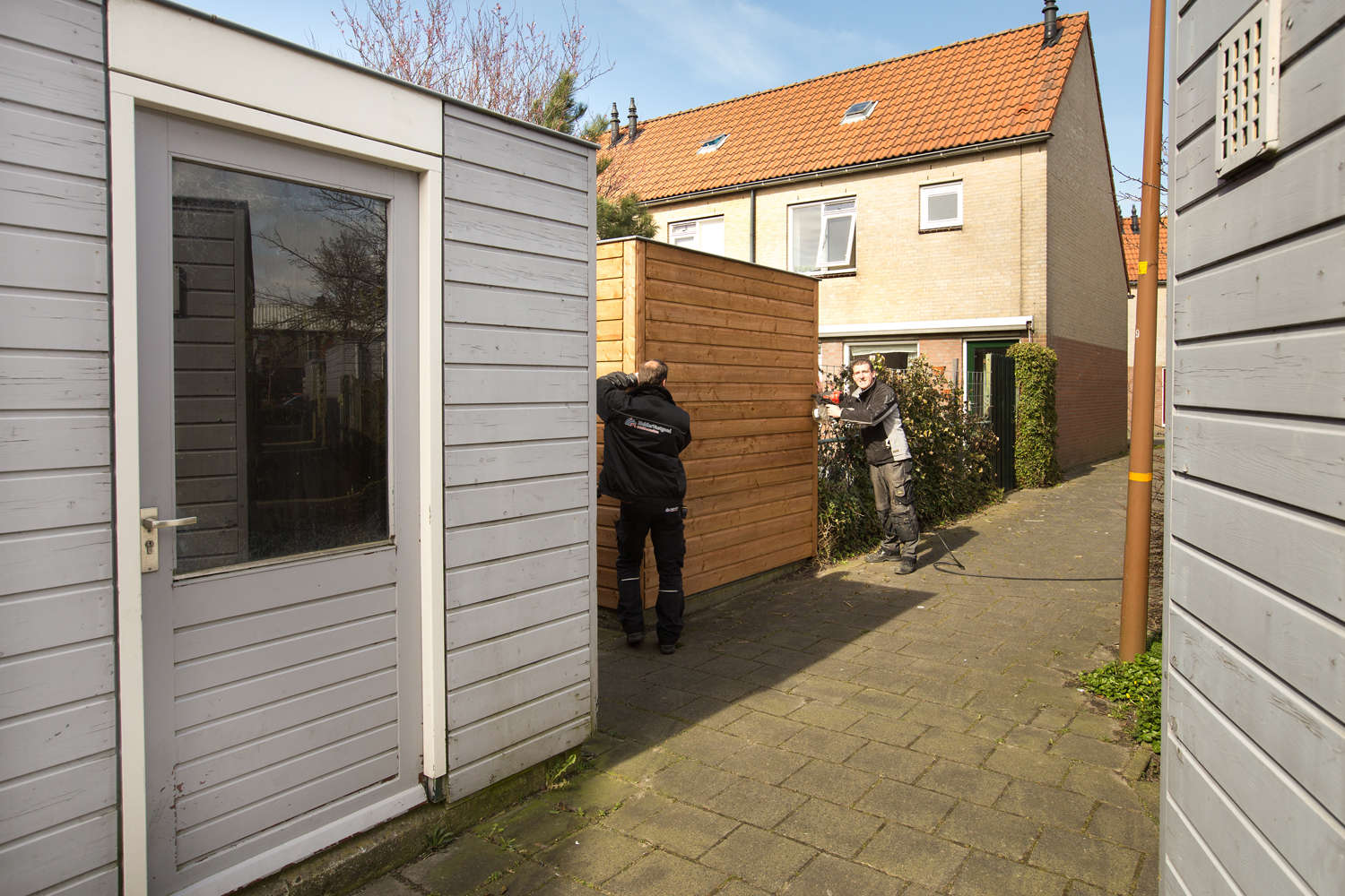 Complete metamorfose voor 100  bergingen aan Schager Verzetlaan
