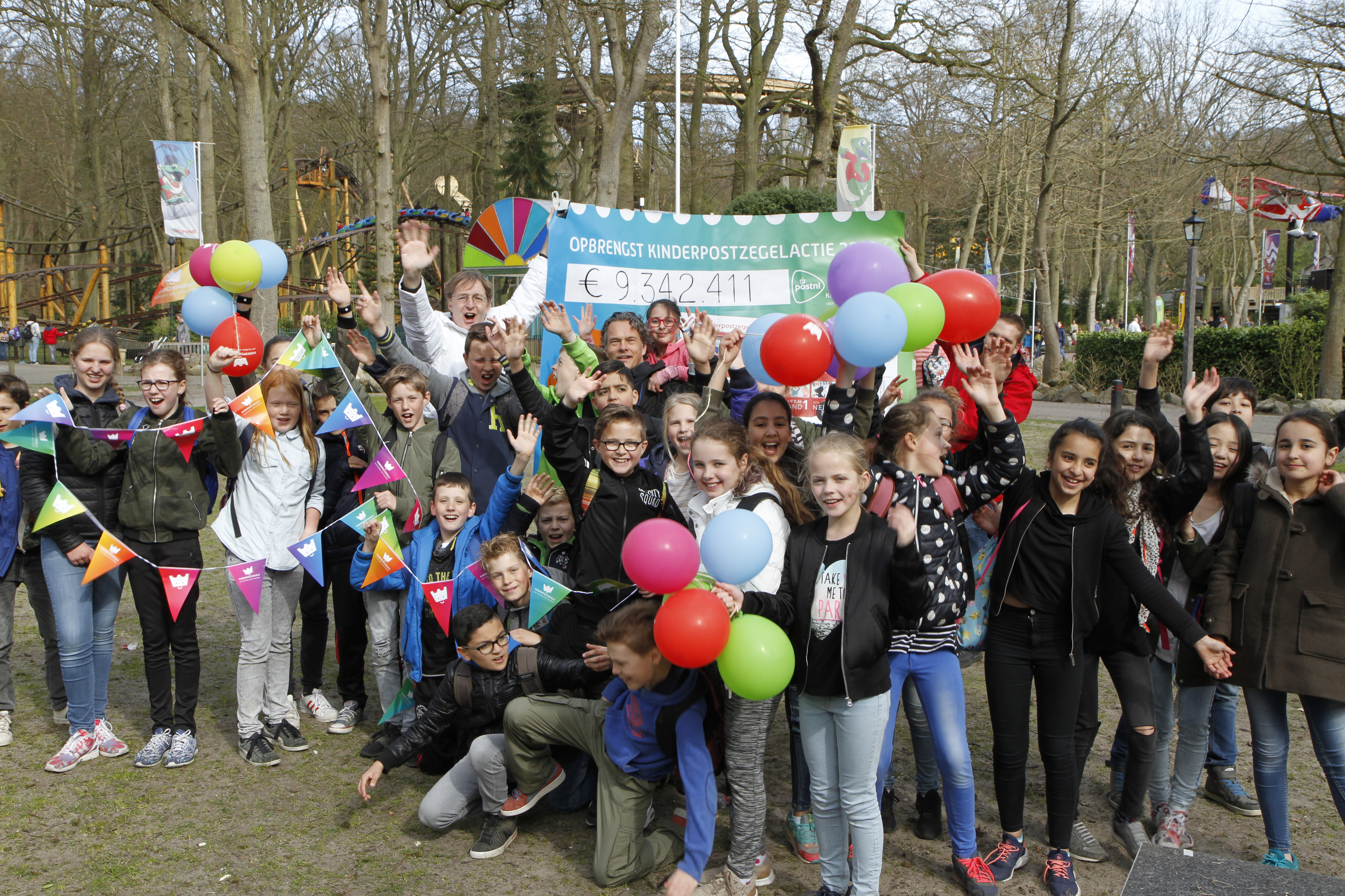 Topverkopers Kinderpostzegels op schoolreis naar Attractiepark Duinrell