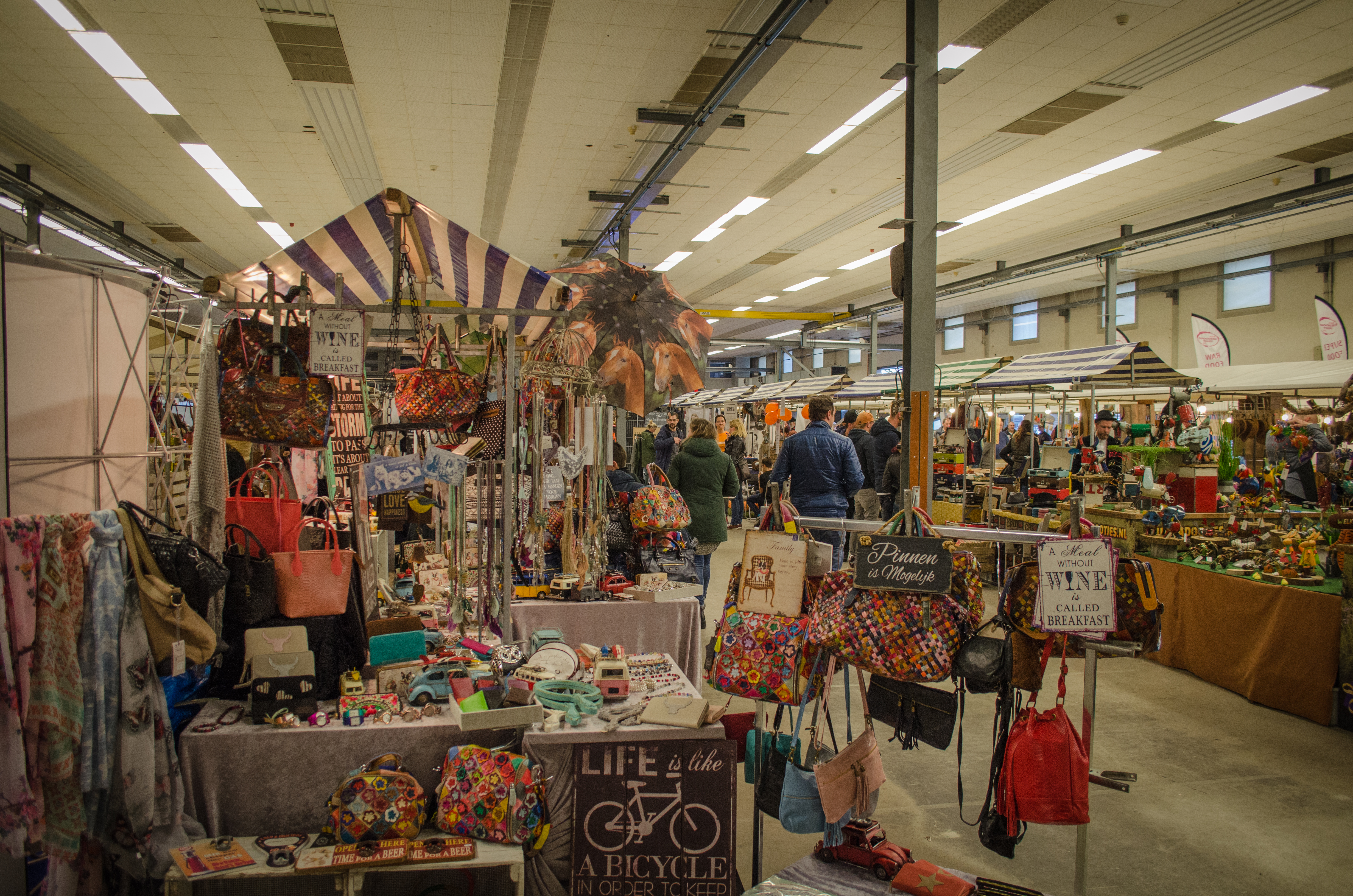 Voulez-Vous Market 16 en 17 april in de Philipsfabriek