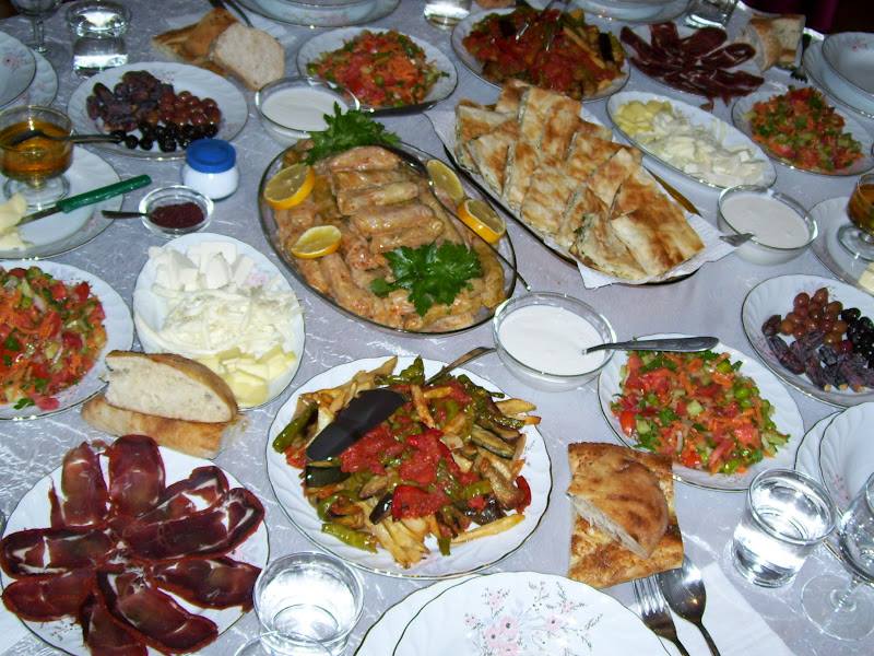Uitnodiging 15 juni: Buurt-Iftar in het vriendschapshuis