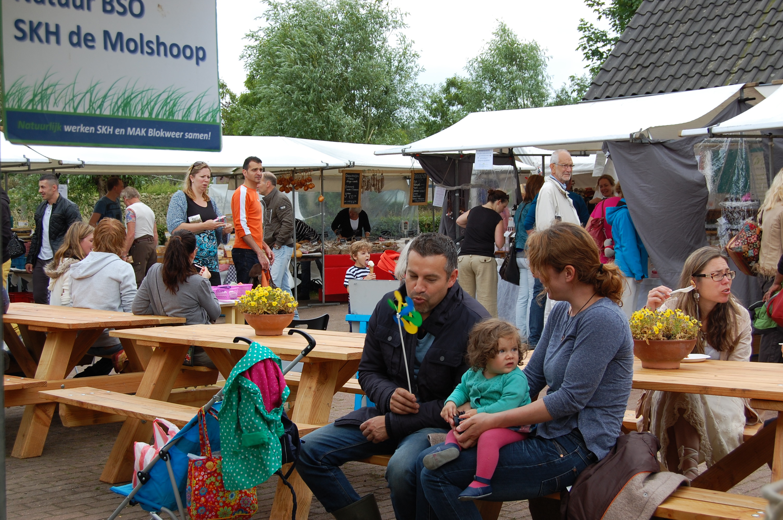 Ruiken, proeven, voelen en luisteren op de Blokweermarkt