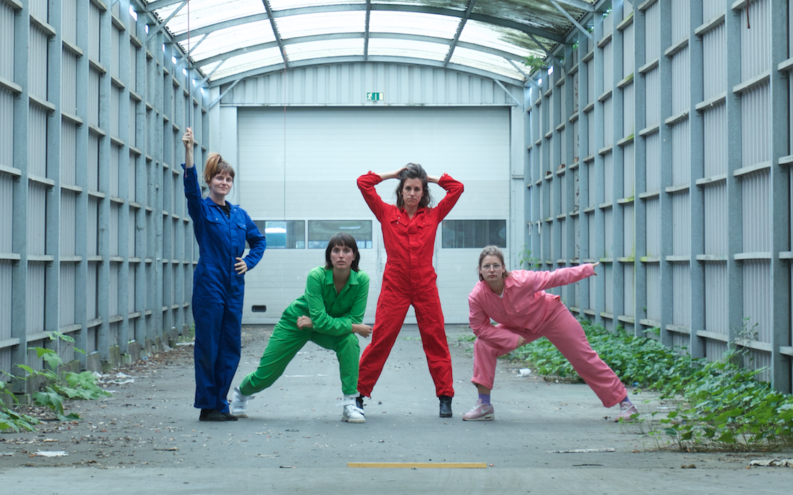 Karavaan maakt theatrale expeditie in oude Philipsfabriek Hoorn