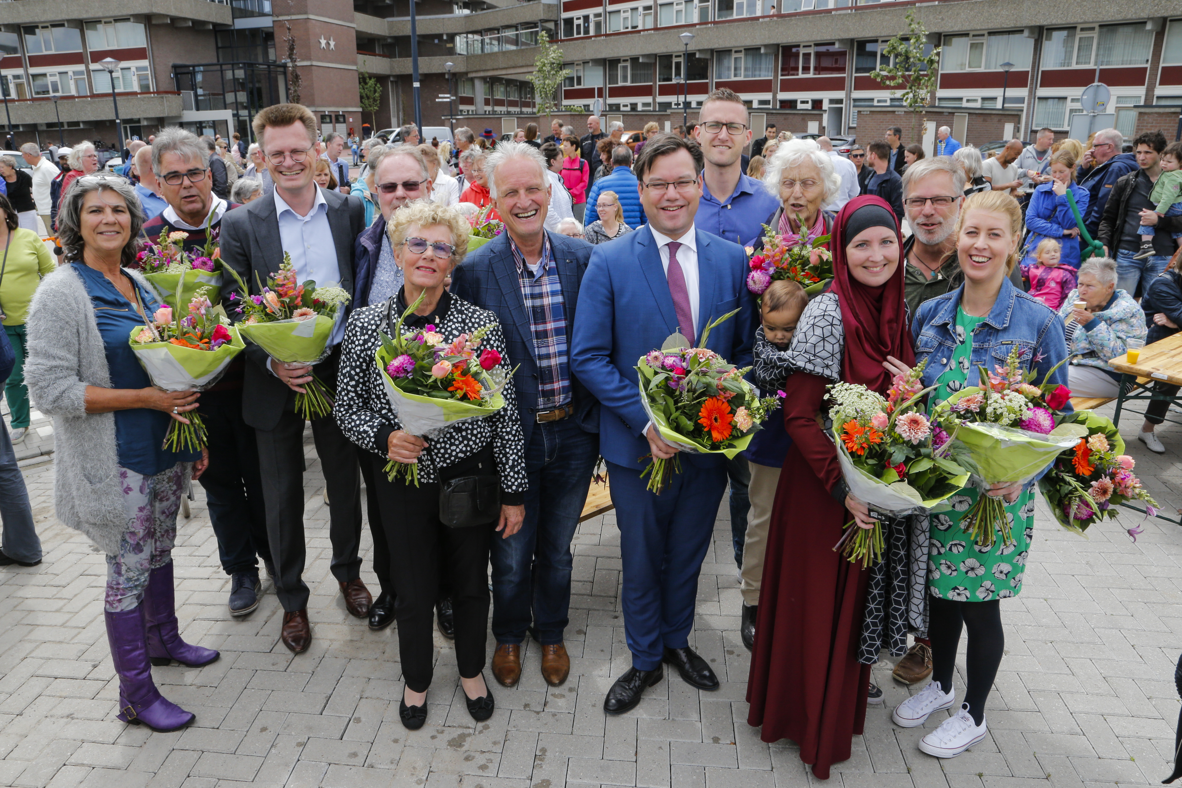 Buitenruimte Sterflats opgeleverd tijdens buurtfeest